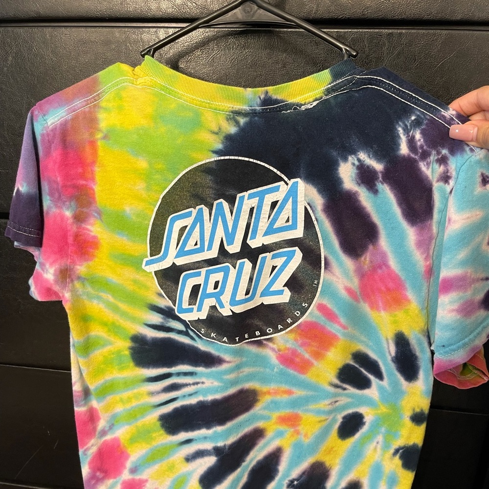 tie dye santa cruz tee shirt🤍